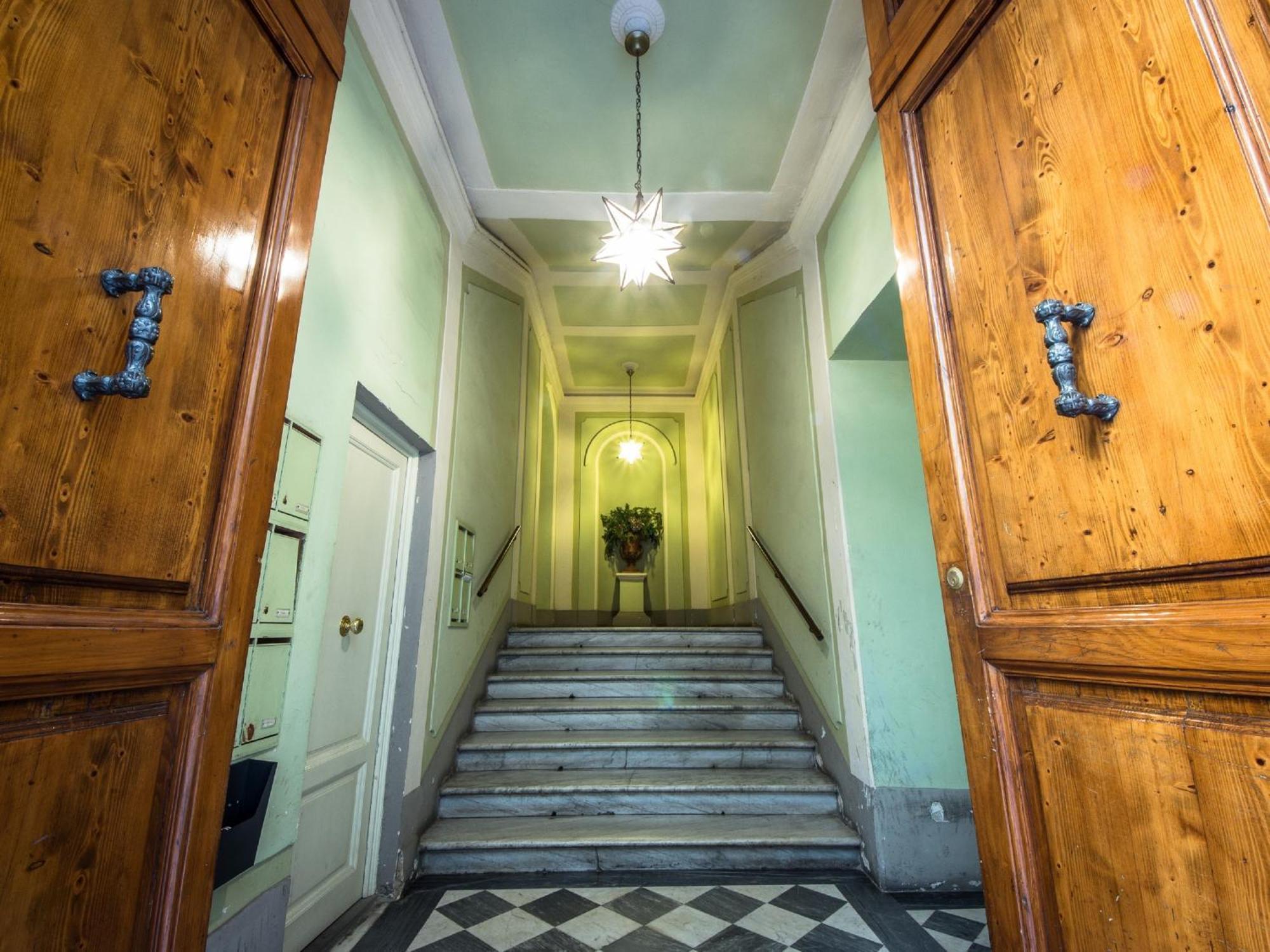 Apartment Pandolfini Courtyard Florenz