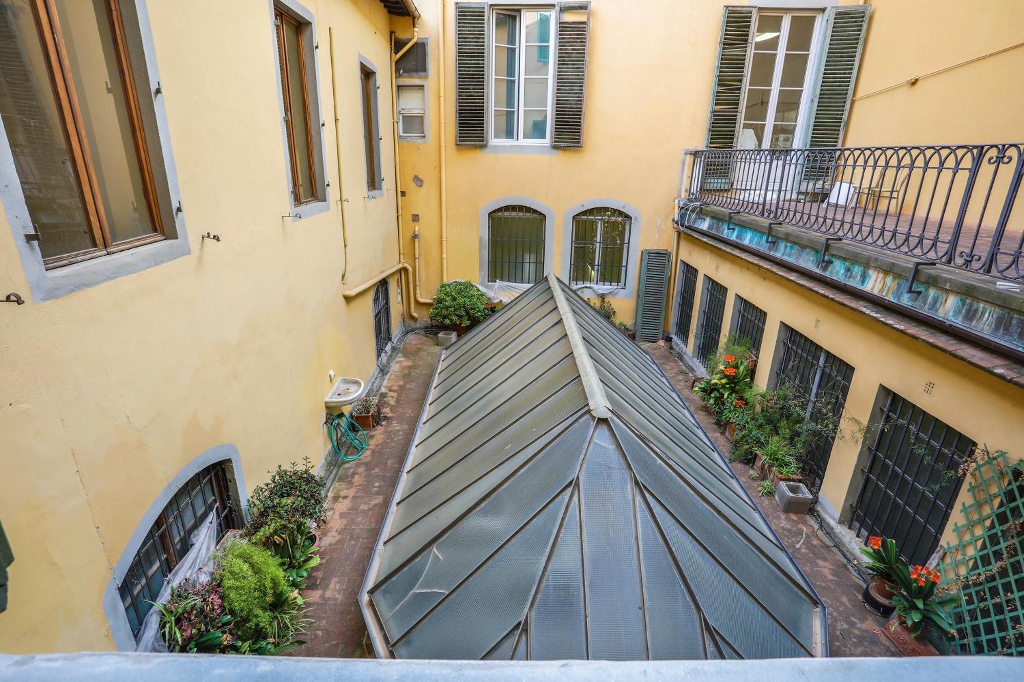 Apartment Pandolfini Courtyard Florenz
